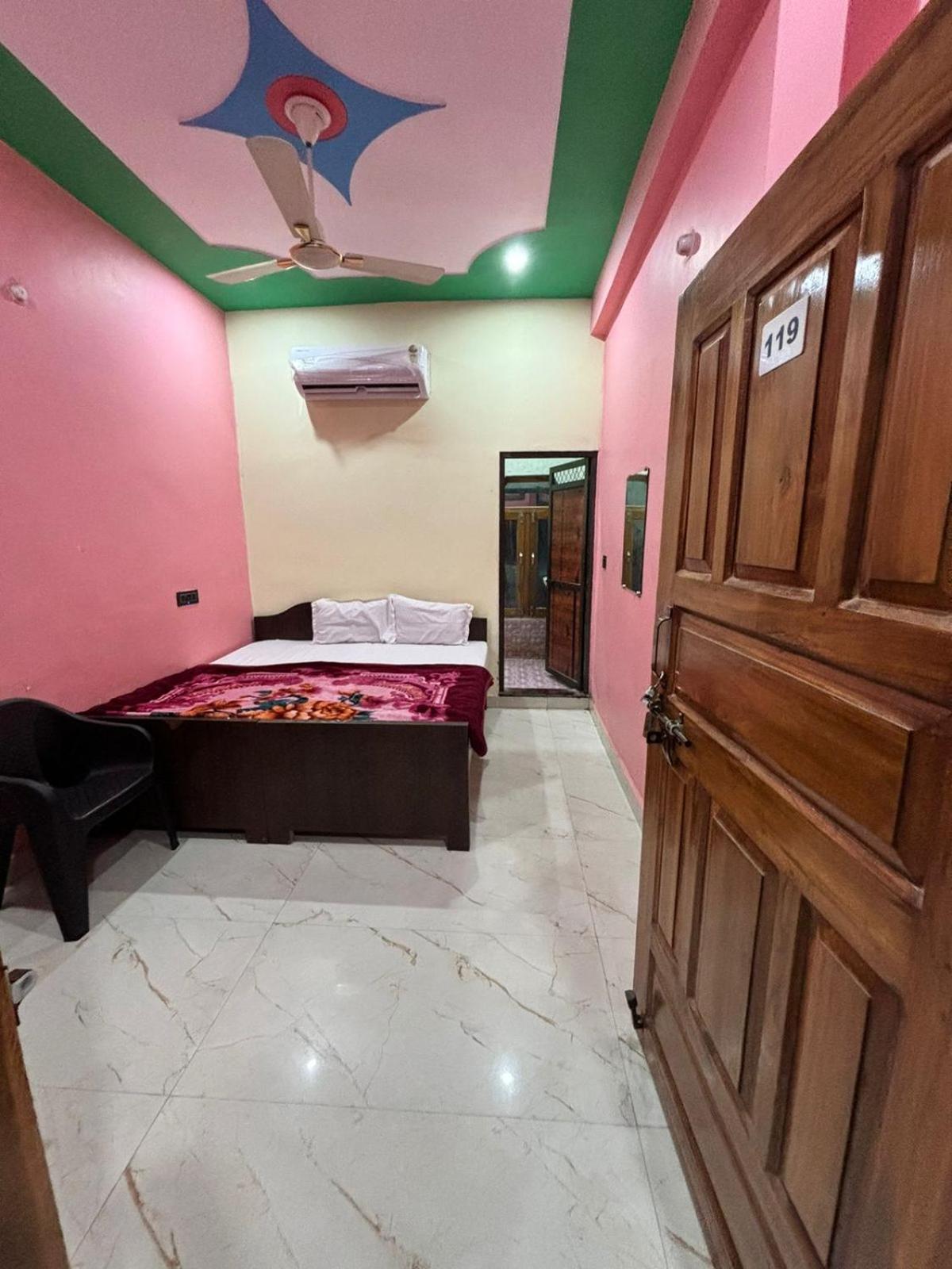 Chandrika Palace 500 Meter From Ayodhya Railway And Ram Mandir Экстерьер фото